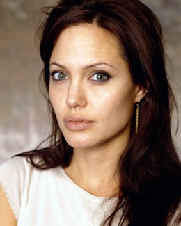 Stire din Monden : Angelina Jolie, din nou însărcinată cu gemeni?