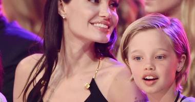 Stire din Monden : Angelina Jolie, la psihiatru cu fetița mijlocie