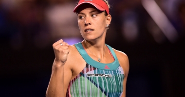 Stire din Sport : Tenis / Angelique Kerber, nr. 1 mondial, s-a calificat în turul 2 la Wimbledon