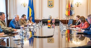 Ambasadorul SUA la București și ministrul Apărării au discutat despre modernizarea bazei militare „Mihail Kogălniceanu”