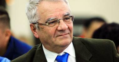 Stire din Politică-Administrație : Angajații Primăriei Constanța vor purta ecusoane cu numele și funcția