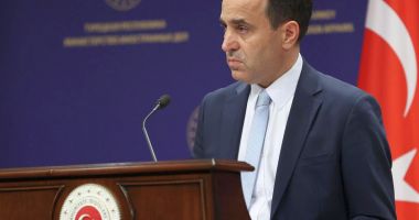 Stire din Actualitate : Ankara respinge criticile "inacceptabile" ale lui Macron privind influenţa sa în Africa