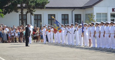 Galerie FOTO. Studenții promoției 2014 de la ANMB și-au luat la revedere de la profesori - 4