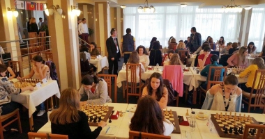 Stire din Sport : Anna Ușenina, regina Europei  la șah, încoronată la Constanța