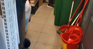 Rafturi cu probleme și temperaturi neconforme. CJPC a închis temporar un magazin Mega Image din Constanța - 2