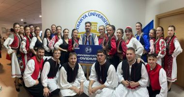 Stire din Cultură-Educație : Ansamblul folcloric studențesc "Ovidius", pe scena festivalului din Edirne