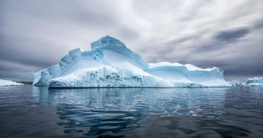 Un aisberg imens s-a desprins de Antarctica