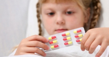 Stire din Sănătate : MĂMICI, ATENȚIE! PASTILE CU RISC DE OBEZITATE PENTRU COPII