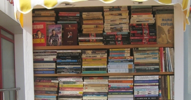 Stire din Cultură-Educație : Prea mulți adolescenți drogați și prea puțină lectură