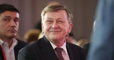 Stire din Actualitate : S-a format alianța electorală "România Înainte”. Începe strângerea de semnături pentru Crin Antonescu