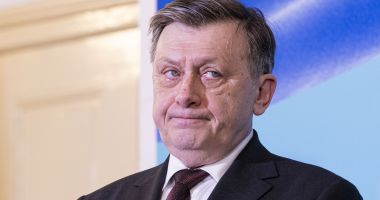 Stire din Politică-Administrație : Crin Antonescu: „Susținerea mea de către conducerea PSD a fost până în prezent impecabilă”