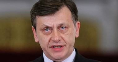 Stire din Politică-Administrație : CCR: Antonescu rămâne președintele Senatului