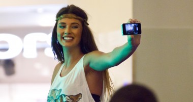 Stire din Monden : Antonia stă la poză doar pentru 6.000 €