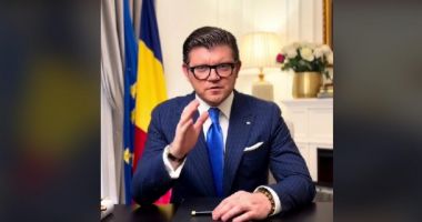 Stire din Politică-Administrație : Anton Pisaroglu s-a retras din cursa pentru Cotroceni. "Aceste alegeri sunt un simulacru"