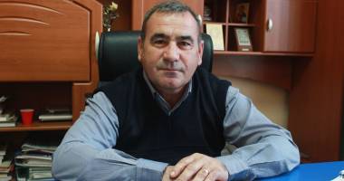 Stire din Politică-Administrație : Vistieria Primăriei Adamclisi, mai bogată! Au fost alocați bani pentru reabilitarea unui drum