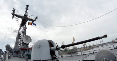 Distrugătorul Duncan a părăsit portul Constanța - 2