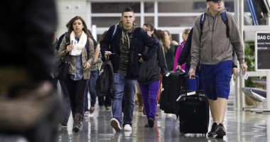 Stire din Diverse : Cum să te descurci când îți este anulat zborul de avion