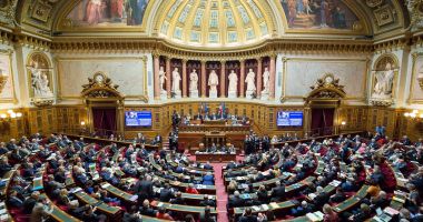 Stire din Politică-Administrație : Noul preşedinte al Camerei Deputaţilor va fi ales, astăzi, la ora 9.00. Iată cine ar putea fi!
