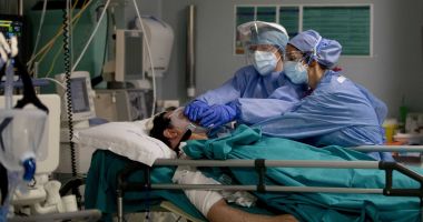 Avalanșă de cazuri de Covid-19. Numărul infecțiilor s-a dublat în ultimele 24 de ore