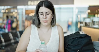 Stire din Actualitate : Adio apă ieftină vândută în gări și aeroporturi. Deputații au respins proiectul de lege