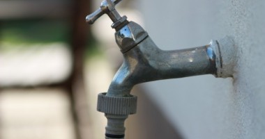 Stire din Social : Avarie RAJA. S-a dat drumul la apă în cartierele Medeea, CET și Anda