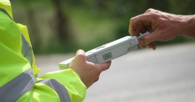 Stire din Eveniment : Șoferul unui microbuz de transport persoane, pe ruta Mangalia-Constanța, prins băut la volan