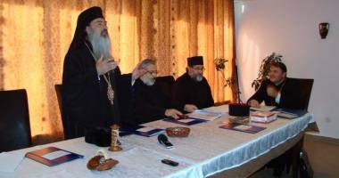 Stire din Cultură-Educație : Universitatea "Ovidius" / Despre controversa "Rugului aprins"