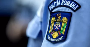 Stire din Eveniment : Apel fals la 112 din răzbunare. Un tânăr a fost amendat după ce și-a reclamat tatăl