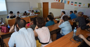 Stire din Cultură-Educație : Apel pentru selecția cadrelor didactice evaluatoare de manuale școlare