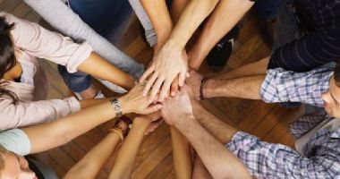 Stire din Actualitate : Apel umanitar! O profesoară tânără, îndrăgită de elevi, are nevoie de ajutorul nostru!