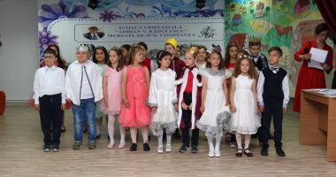 Stire din Cultură-Educație : A plouat cu stele  la Murfatlar! Festivalul județean de muzică ușoară și dans modern pentru elevi