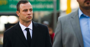 Stire din Sport : În casa lui Pistorius se mai afla cineva, în noaptea în care și-a ucis IUBITA