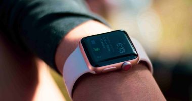 Stire din Cultură-Educație : Care sunt cele 3 diferențe principale între Apple Watch și ceasurile Samsung?