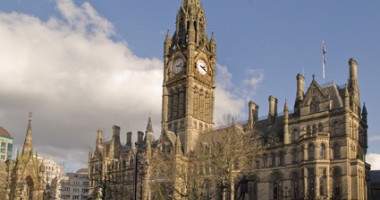Stire din Actualitate : Aproximativ 77% dintre britanici acceptă imigranți români în anumite condiții