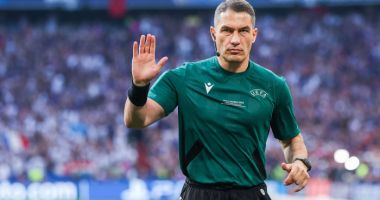 Stire din Sport : Arbitrul român Istvan Kovacs va conduce meciul Slovacia - Irlanda de Nord