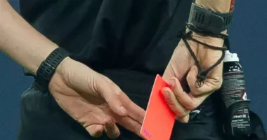 Stire din Actualitate : Scene șocante! O arbitră de 17 ani a fost bătută pe teren