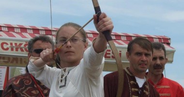 Stire din Cultură-Educație : Constănțeancă, arcaș de frunte în turniruri medievale