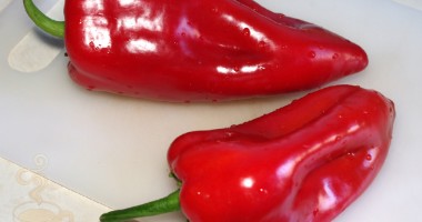 Stire din Economie : Legume și fructe din Turcia contaminate cu pesticide au ajuns totuși la vânzare