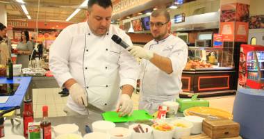 Cora City Park a încântat simțurile clienților cu un cooking show condus de doi chefi talentați - 11