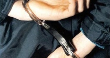 Stire din Eveniment : Pistolarul care a tras cu arma în Mamaia va fi dus la arestare
