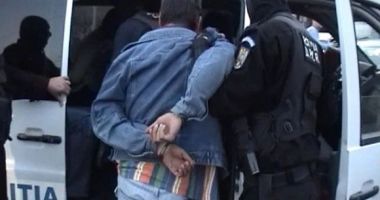 Stire din Eveniment : Tânăr de 25 de ani, arestat pentru pornografie infantilă. A a distribuit peste 250 de poze explicite cu minori