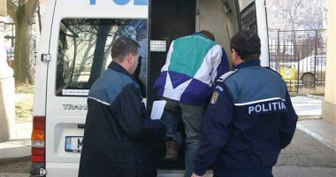 Un elev de 14 ani a omorât un bătrân pentru câteva țigări