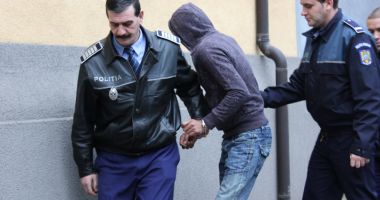 Stire din Eveniment : Bărbat din localitatea Lanurile, arestat după ce și-a bătut concubina