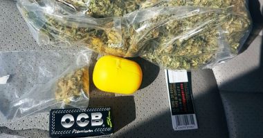Arestat după ce a fost prins cu peste 100 de grame de cannabis în mașină - 2