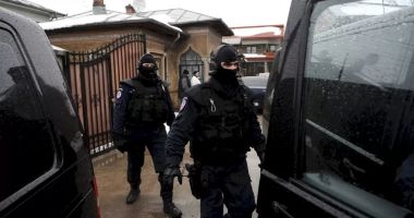 Stire din Eveniment : Fiii vrăjitoarei Sidonia, reținuți după crima de la petrecerea cu vedete