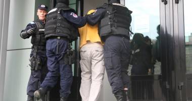 Stire din Eveniment : Arestat pentru că și-ar fi omorât un amic. Individul nu recunoaște fapta
