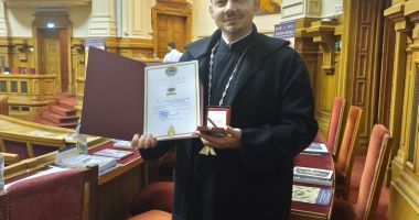 Stire din Cultură-Educație : Proiectele filantropice ale parohiilor constănțene, premiate de patriarhul Daniel