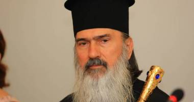 Stire din Cultură-Educație : IPS Teodosie ia masa la azilul de bătrâni