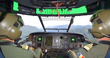 Stire din Eveniment : Totul pentru dobândirea "aripilor"! Cum se pregătesc viitorii piloți marinari