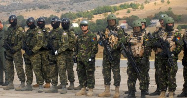 Stire din Eveniment : Militarii Forțelor pentru Operații Speciale ale României pleacă în Croația